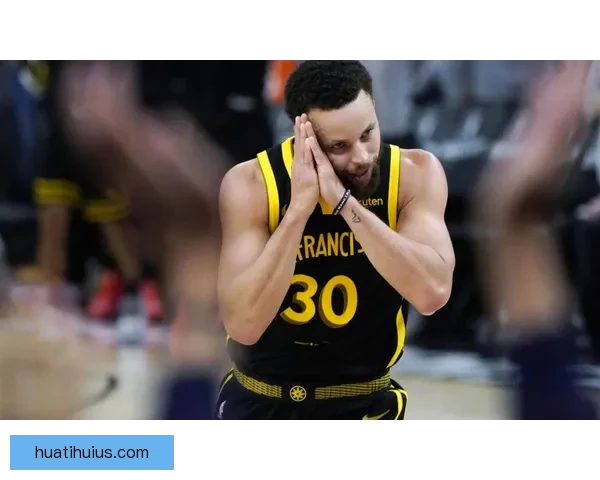 库里手臂被球迷拉拽 科尔回应勇士跌至第十争夺前六已不现实